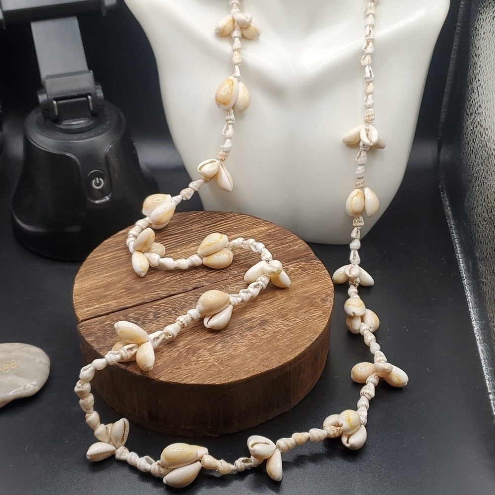 N3003 dainty tropic necklace Hawaiian imported shell natural earthy